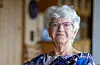 Kirsten Hom (87) mista far sin i bombeangrep i 1945. Saknet etter faren har alltid vore sterkt. Foto: Grethe Hopland Ravn / Grannar.
