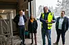 Eirik Undesdal fortel om Helifuel sine produkt til Erik Lahnstein i NHO Luftfart, stortingsrepresentant Liv Kari Eskeland og ordførarar André Mundal Haukås.