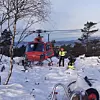Hytta er produsert i fire modular, som kvar for seg kan transporterast komplett med helikopter. Etter 16 helikopterturar frå kaien i Førde var alt på plass.