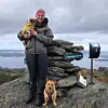 @zoe_og_thelmaToppen av Sveio! 🥳 Fin tur i allslags vær!#utpåtur #topptur #fjelltur #zoe #thelma #blandingshund #bordercollie #västgötaspets #dansksvenskgårdshund