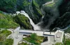700 meter over havet har det blitt bygd utsiktsplattformer og stiar 200 meter over dalbotnen ved Vøringsfossen. FOTO KJETIL ROLSETH / ROLSETH FOTO / STATENS VEGVESEN