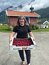 Bonde Elin Hauge vil trekkja turistar til Vestlandet med bringebær rett frå åkeren.