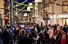 Full fres under julehandelen på Karl Johan i Oslo i fjor. Foto: Frederik Ringnes / NTB / NPK
