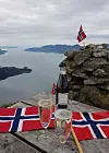 En annerledes 17. mai feiring....Opp til Hestanipen 503 m.o.h. i Vikedal på champagnefrokost, derfra videre opp til Lysenuten på 812 m.o.h. Når klokkå ringe 02.00 for ein fjelltur ????????Knallkjekt å gå mens andre sove ????#norskfriluftsliv #norsknatur #norway #vestavindsveio #prosecco