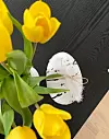 susannemuntheGod påske.Dette er vel det eneste som minner om påske hos oss. Det står på hodet i flere rom med pakke esker og søppelsekker 😅 Ønsker deg og dine noen fantastiske påskedager 🐣🐥#påskepynt #påsken2022#easterdecor #diyeasterdecor #yellowtulips #vestavindsveio