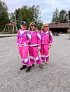 Å kle seg litt spesielt er ein av dei kjekke tingene med Snuppeturen. Desse rosa damene er f.v. Anita Sampson, Torunn Nordtveit og Åse Hauge. FOTO: PRIVAT