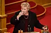 Høgre-leiar Erna Solberg (H) vil ikkje tvinge regjeringa til å oppheve skjenkeforbodet slik at utelivsaktørane kan erstatte vasskaraffelen med ølkrus. Foto: Javad Parsa / NTB / NPK