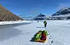 Tung oppakking må ein rekne med når ein er på ekspedisjon. Her er Harald Dag Jølle på Nordaust-Grønland. Foto: UiT/ Noregs arktiske universite