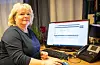 Leiande helsesjukepleiar Grethe Natås håpar på færre telefonar og SMS-ar når helsestasjonen tar i bruk Digi helse frå måndag. Foto: Einar Vestvik