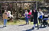 Frå venstre Camilla Fagerland Tverfjell og Anna på føysa. Hanne Elisabeth i bakgrunn på mobil. Camilla Solsvik og Olivia på føysa. Signe Vestvik ved vogna.